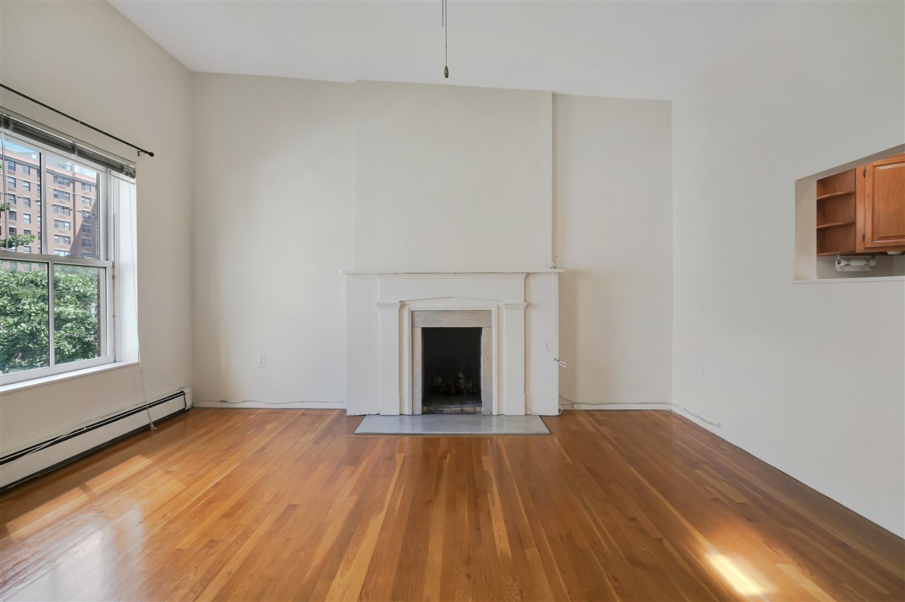 308 HUDSON ST Unit: 3