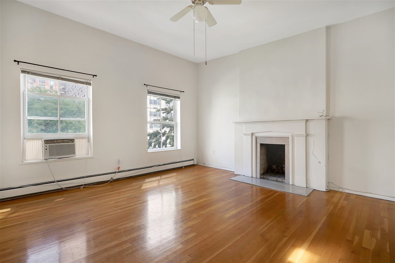 308 HUDSON ST Unit: 3