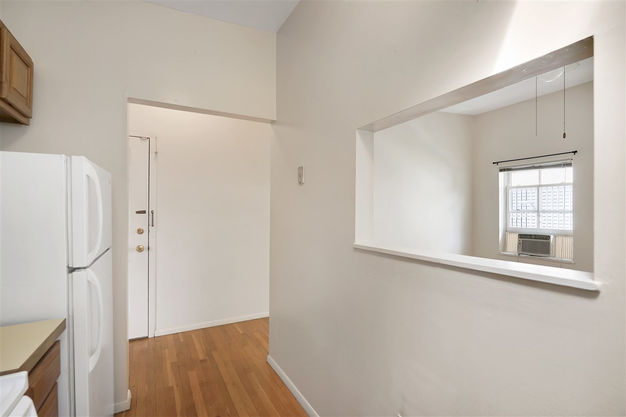 308 HUDSON ST Unit: 3