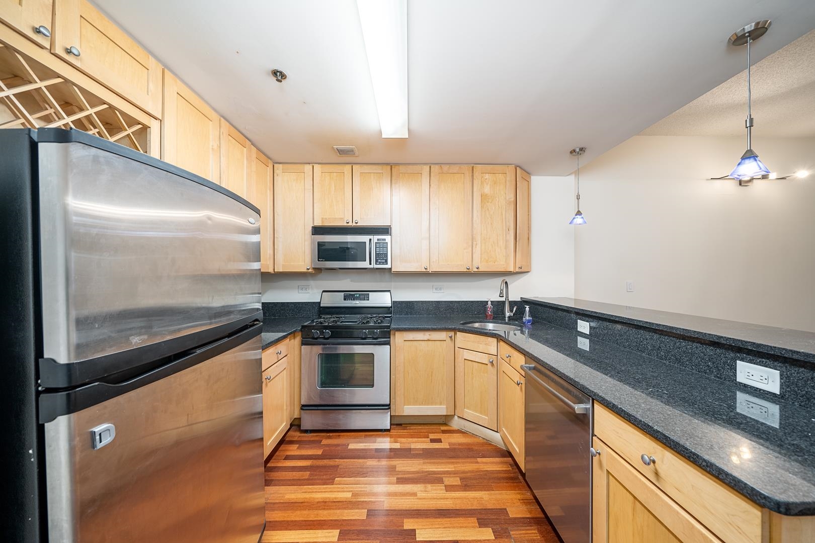 700 1ST ST Unit: 1b