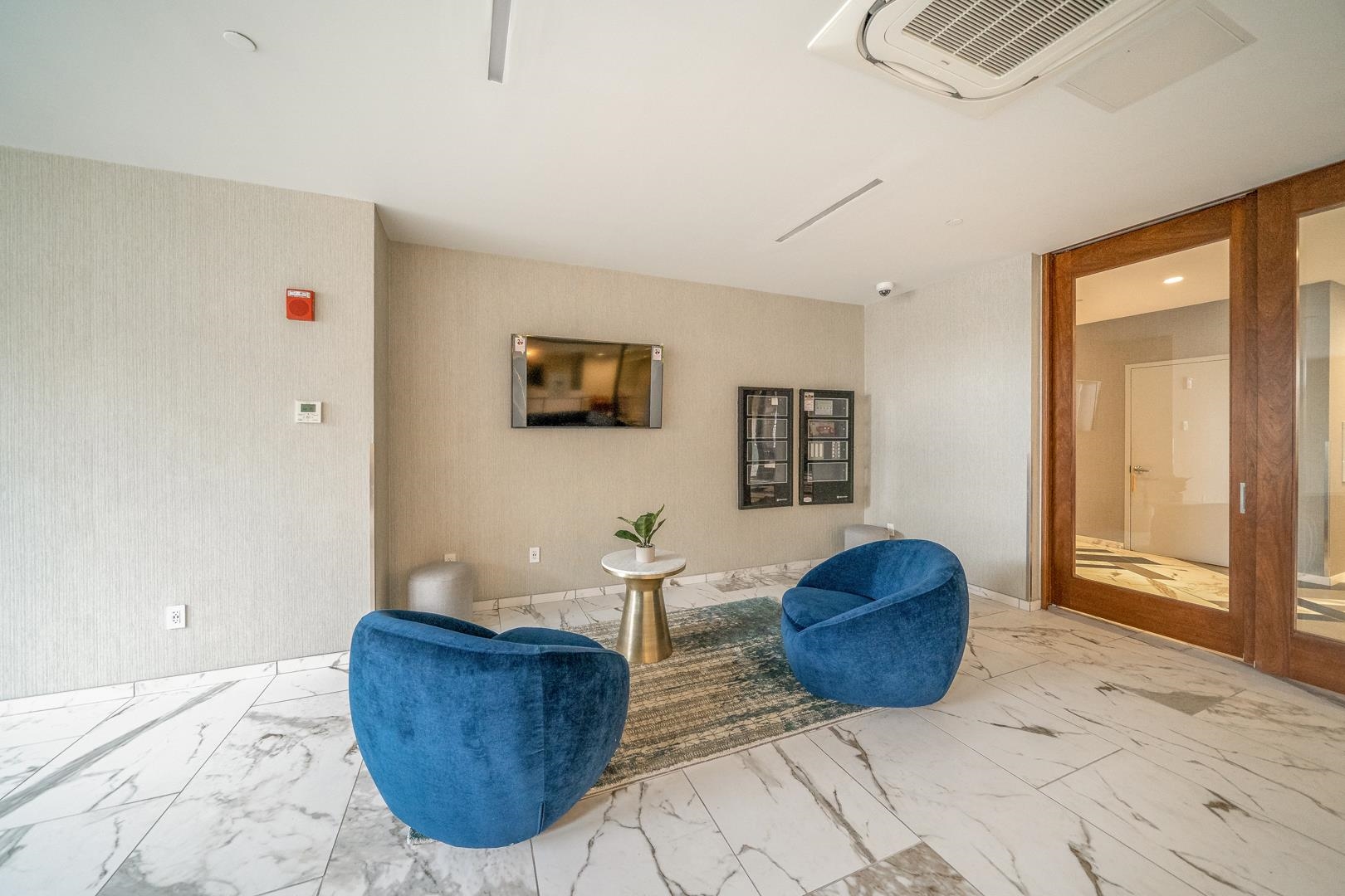 700 1ST ST Unit: 1b