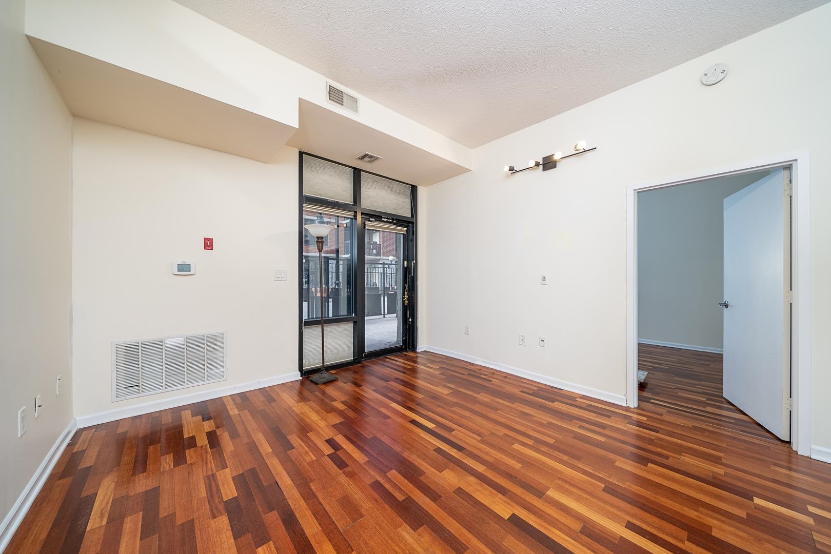 700 1ST ST Unit: 1b