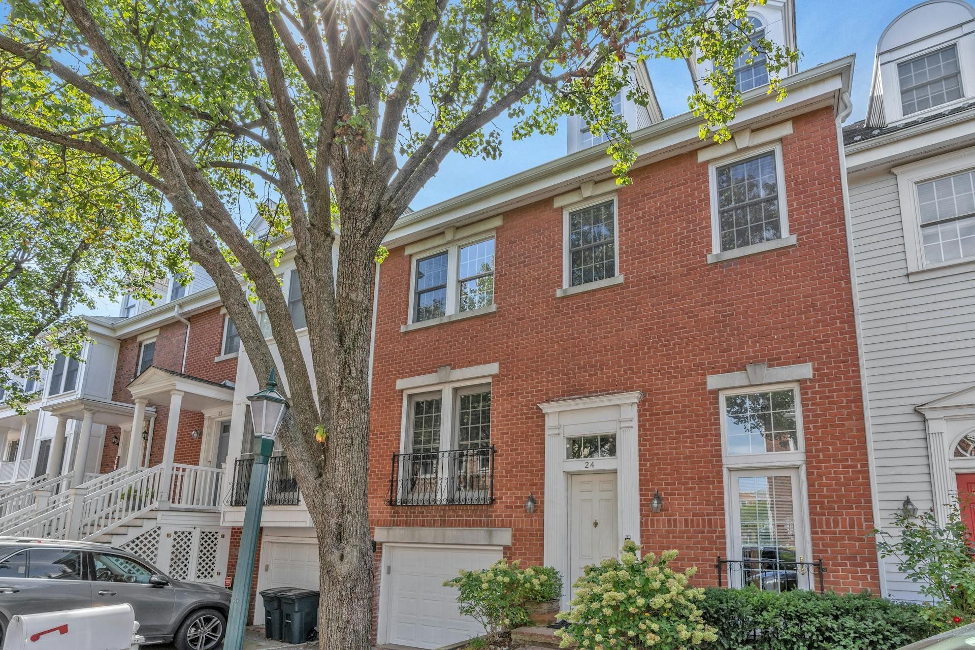 24 HALF MOON ISLE Unit: TH