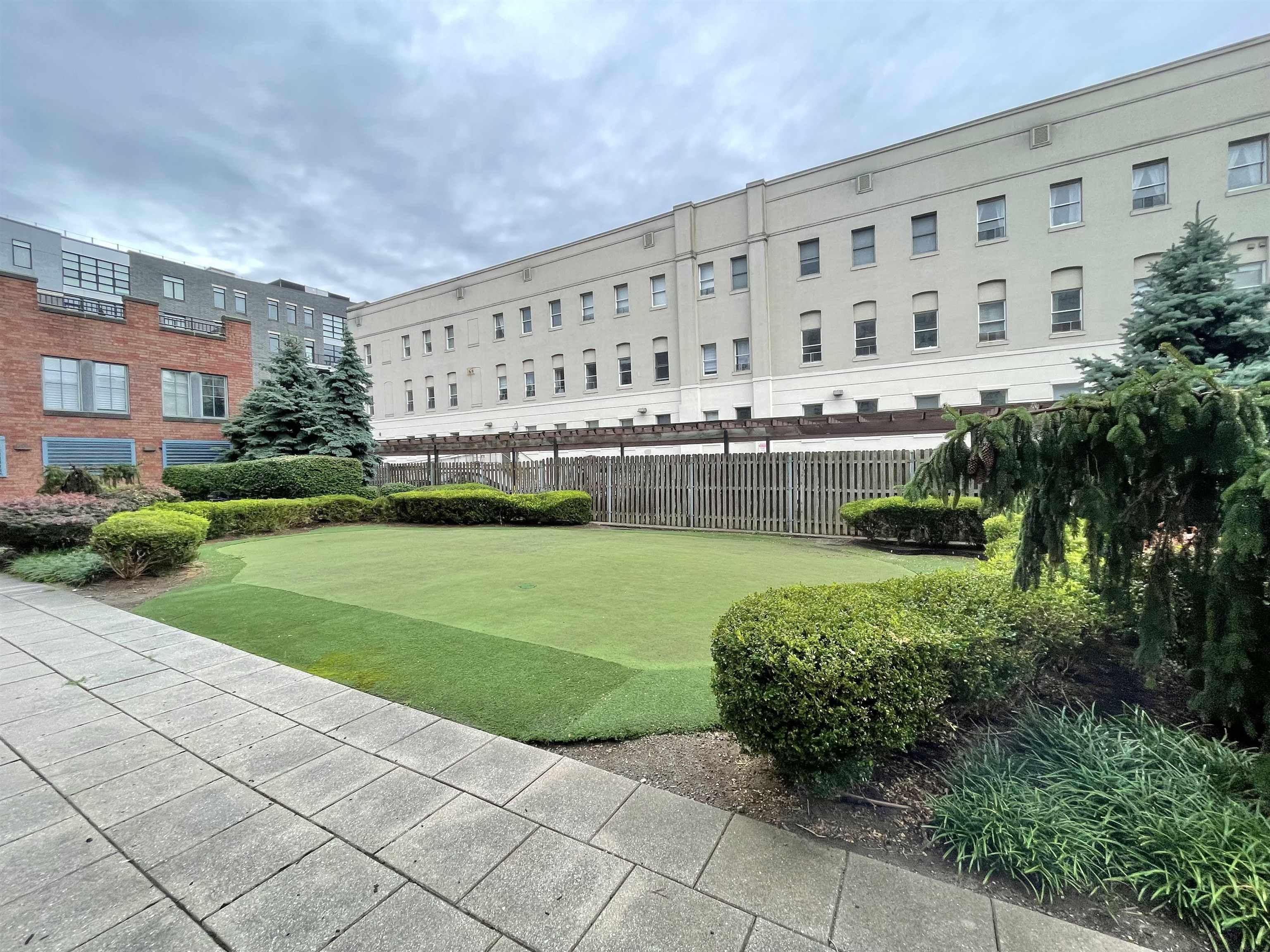 727 MONROE ST Unit: 303