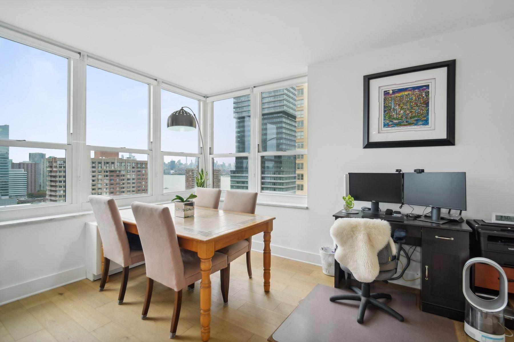 88 MORGAN ST Unit: 2502