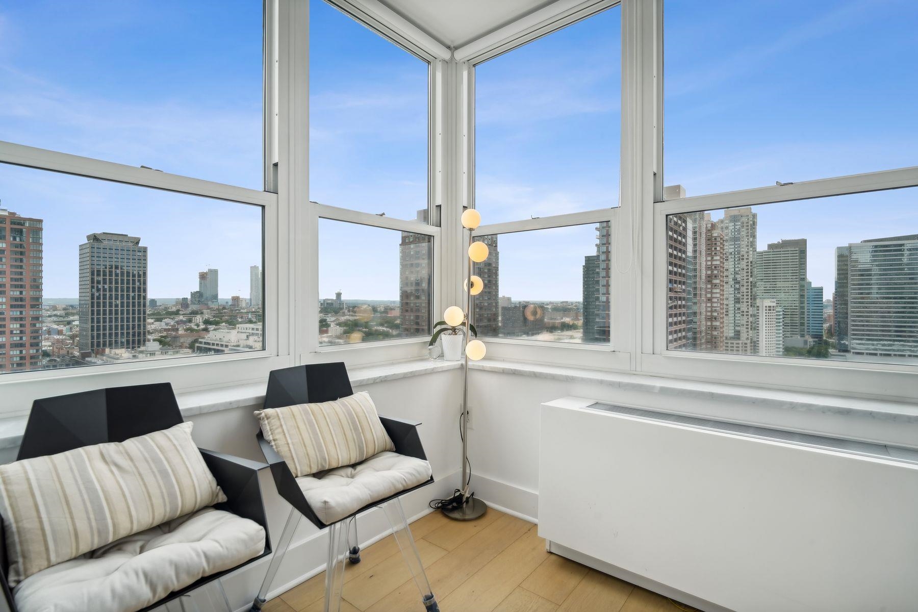 88 MORGAN ST Unit: 2502