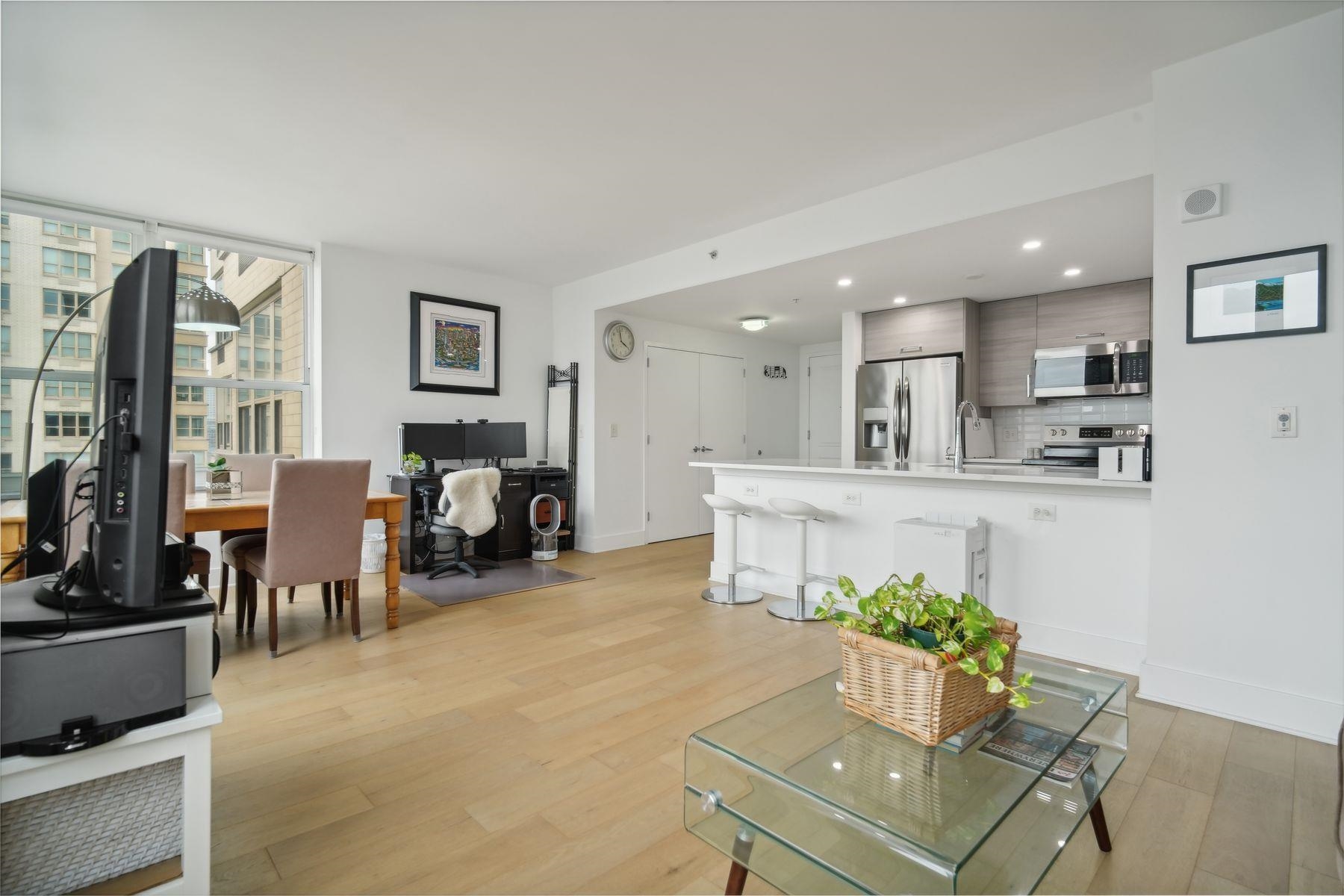 88 MORGAN ST Unit: 2502