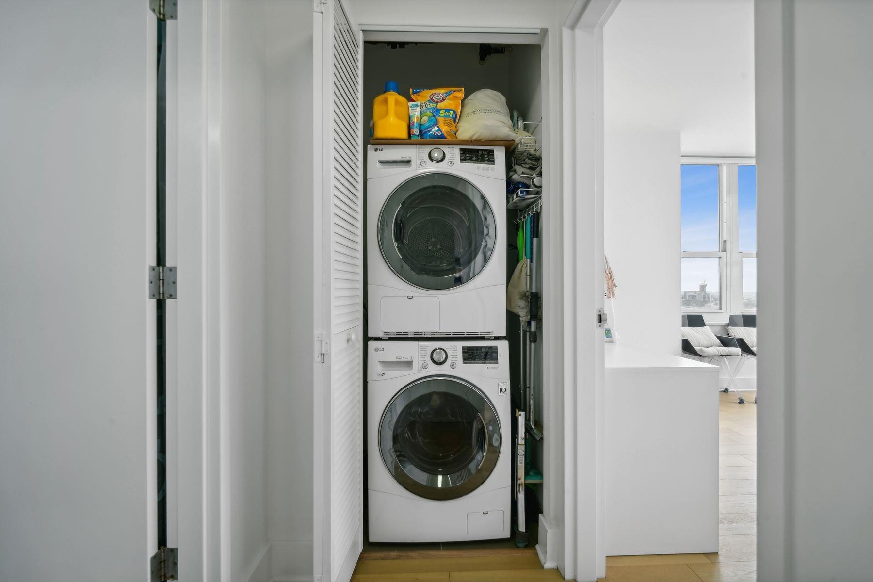 88 MORGAN ST Unit: 2502