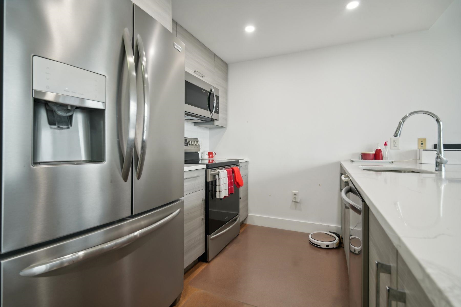 88 MORGAN ST Unit: 2502