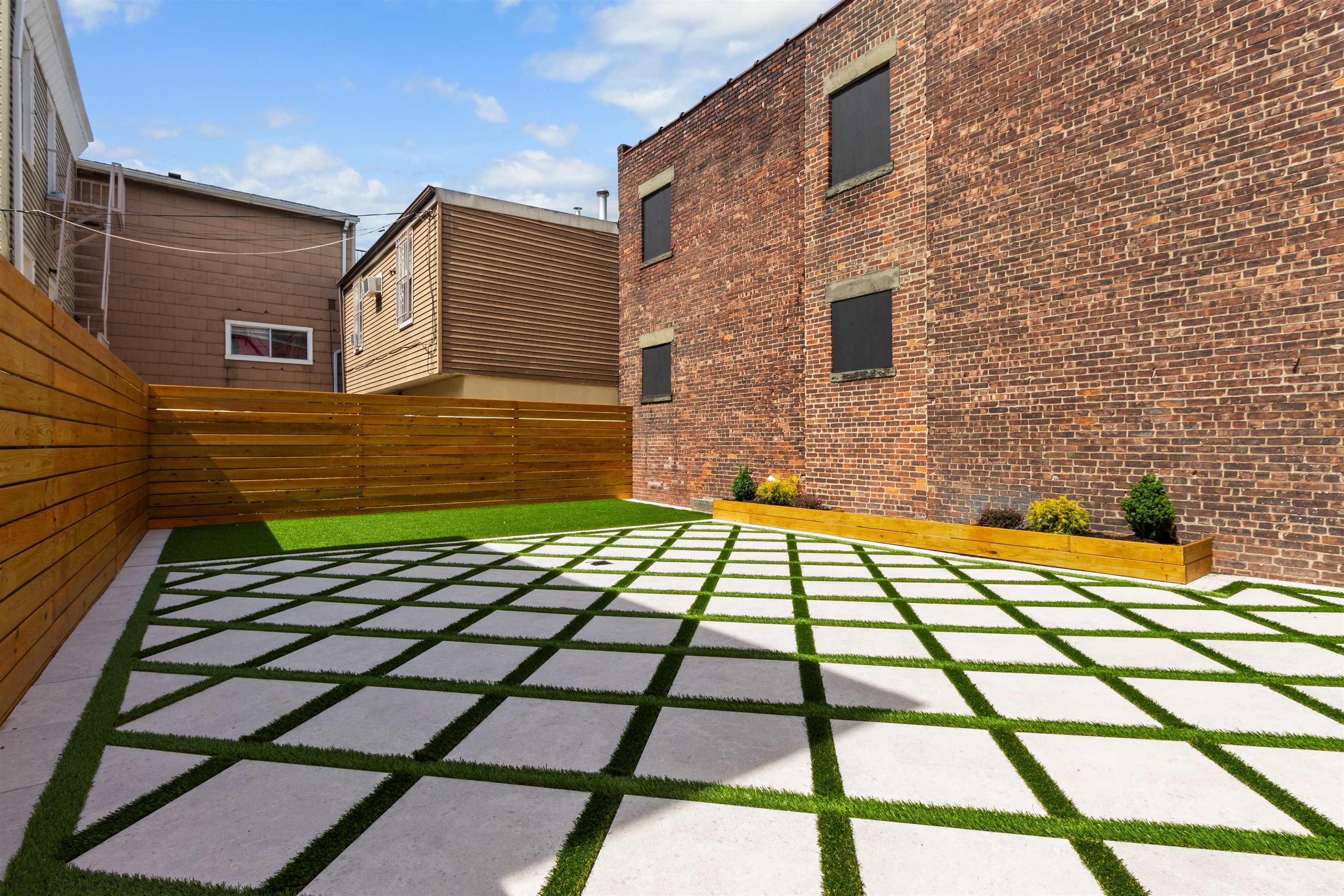 1205 NEW YORK AVE Unit: 1