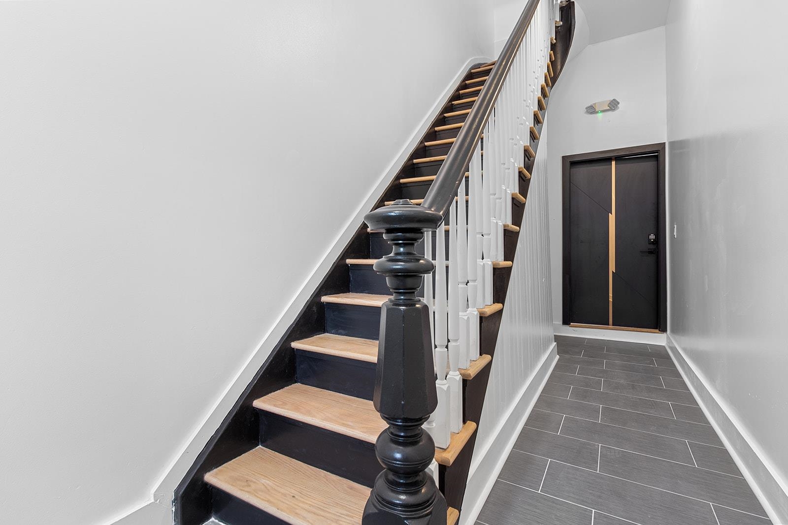 1205 NEW YORK AVE Unit: 1