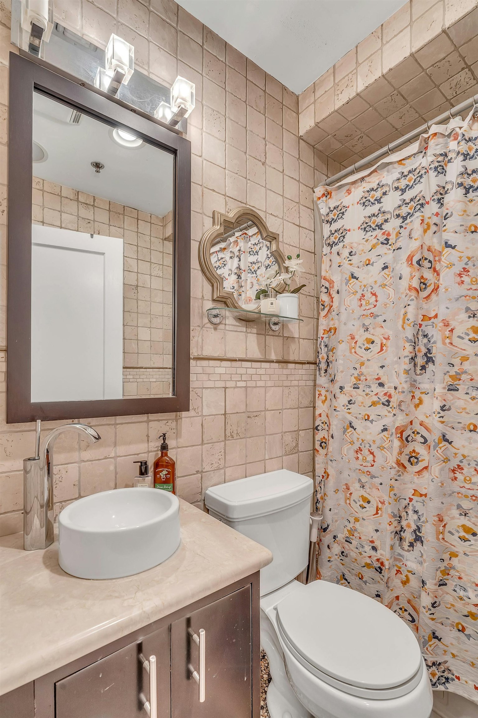 221 WILLOW AVE Unit: 1L