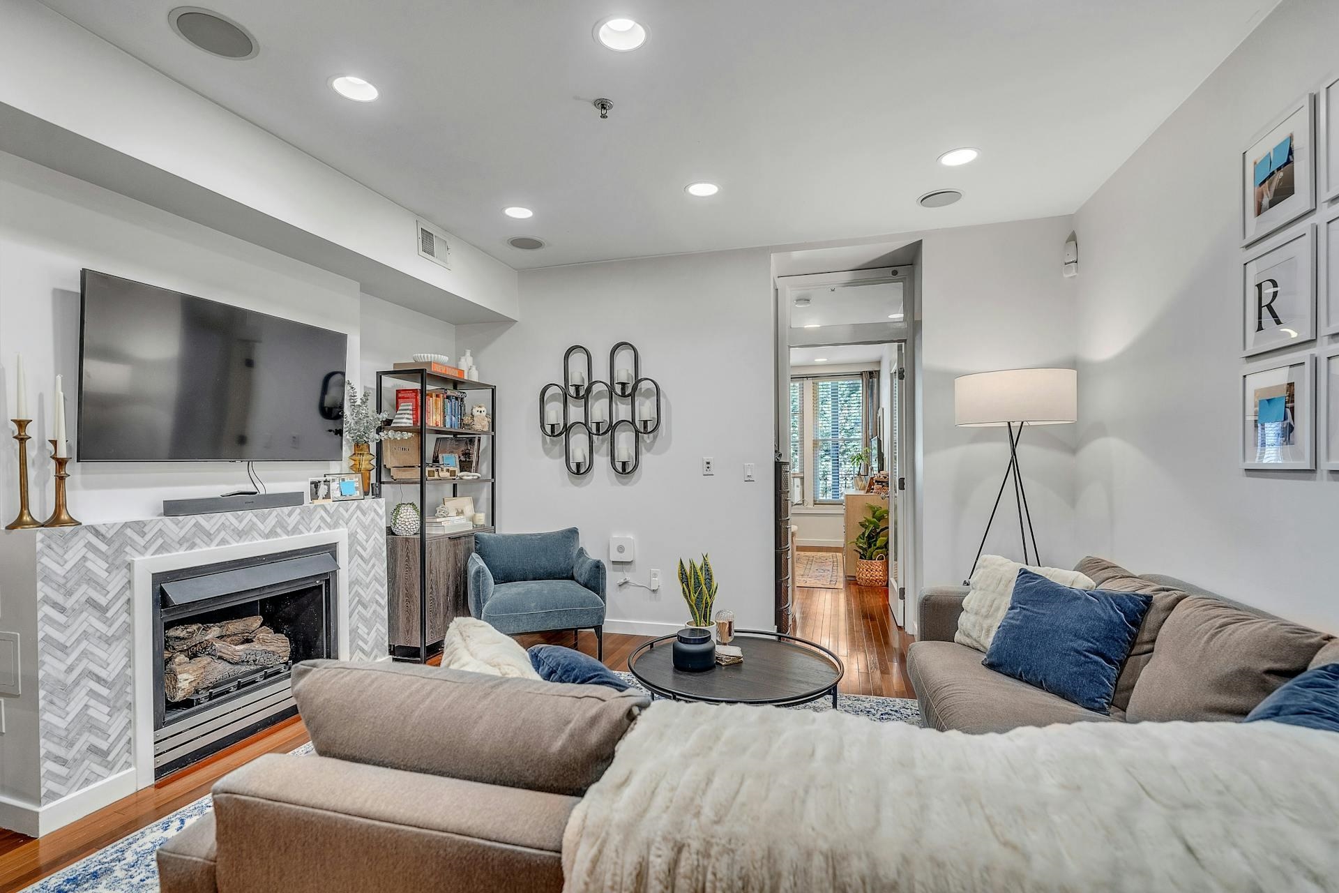 221 WILLOW AVE Unit: 1L