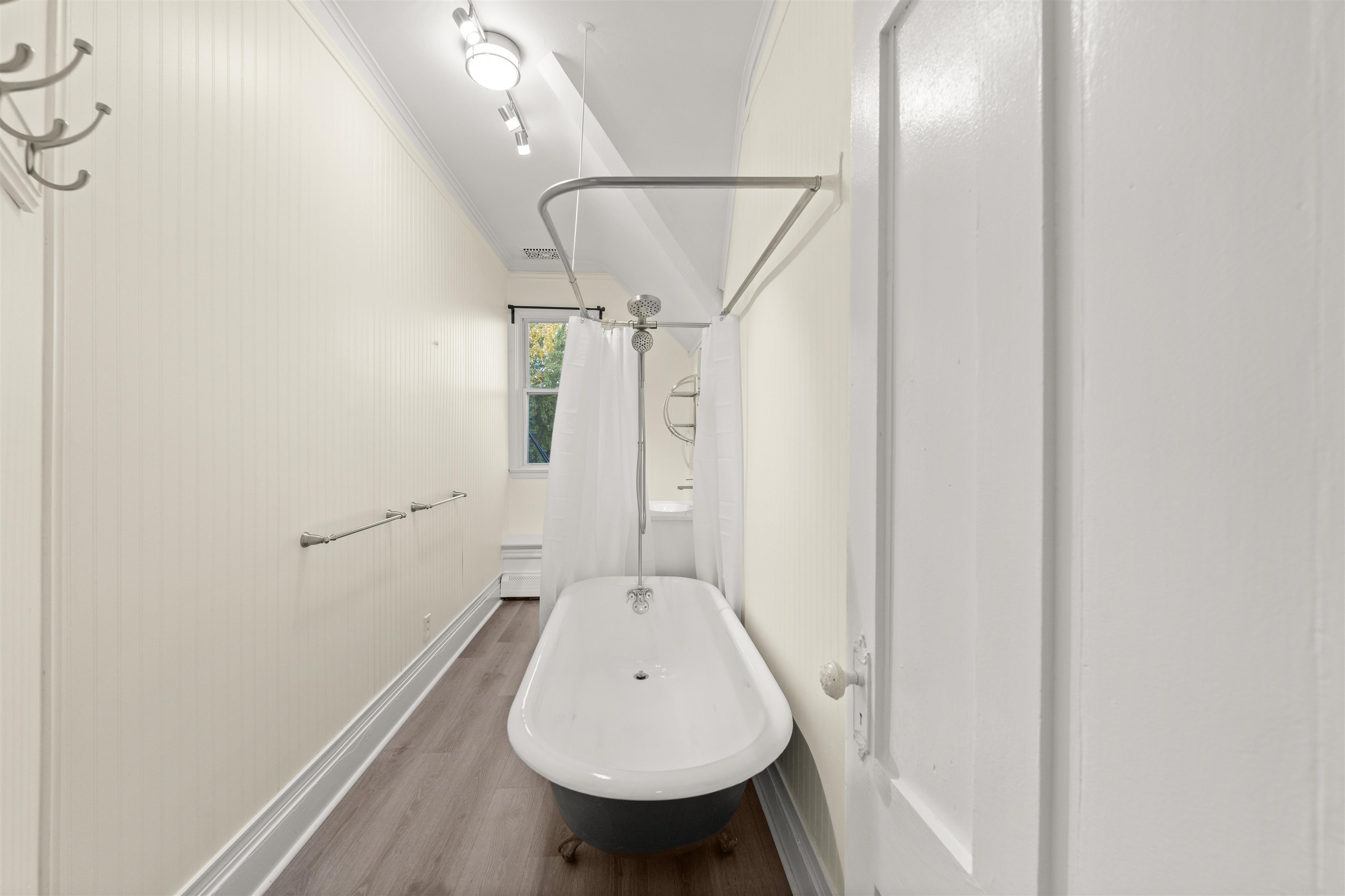 146 AVENUE C Unit: 3