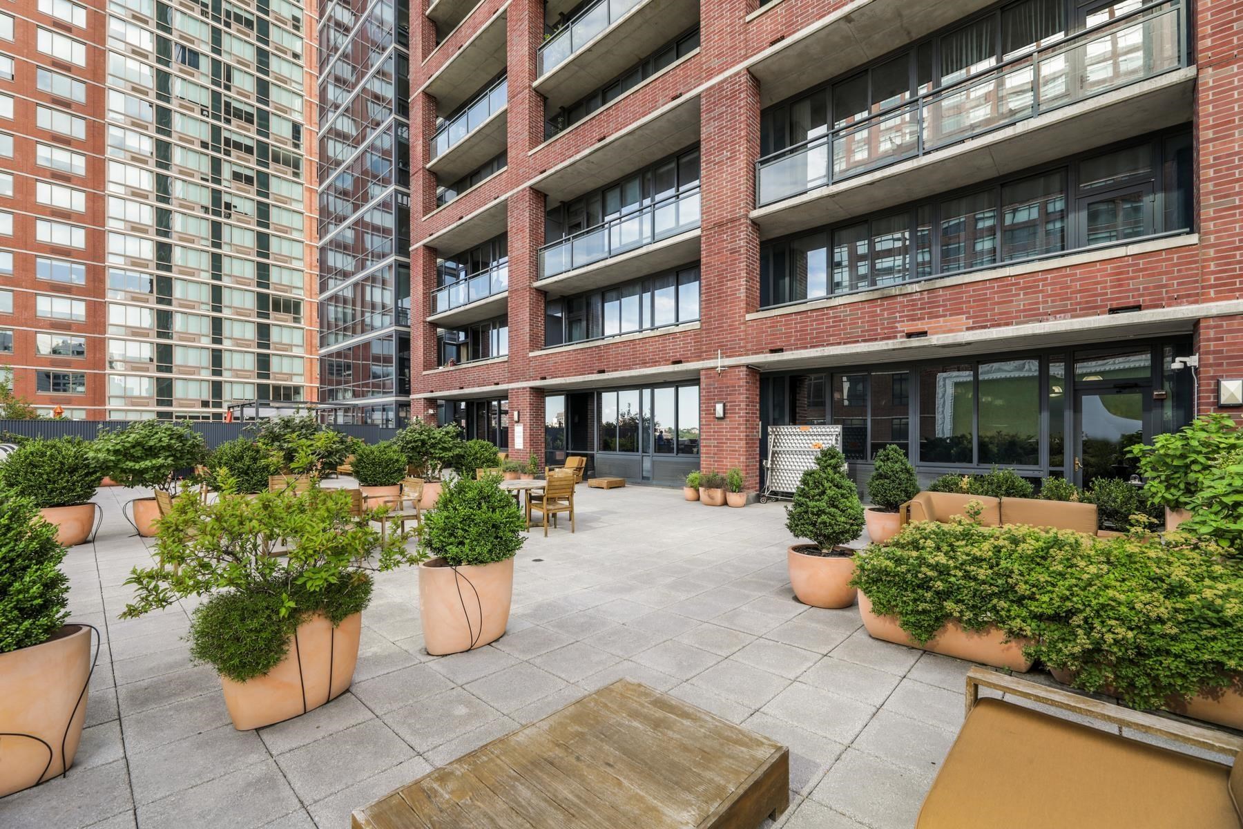 389 WASHINGTON ST Unit: 20K