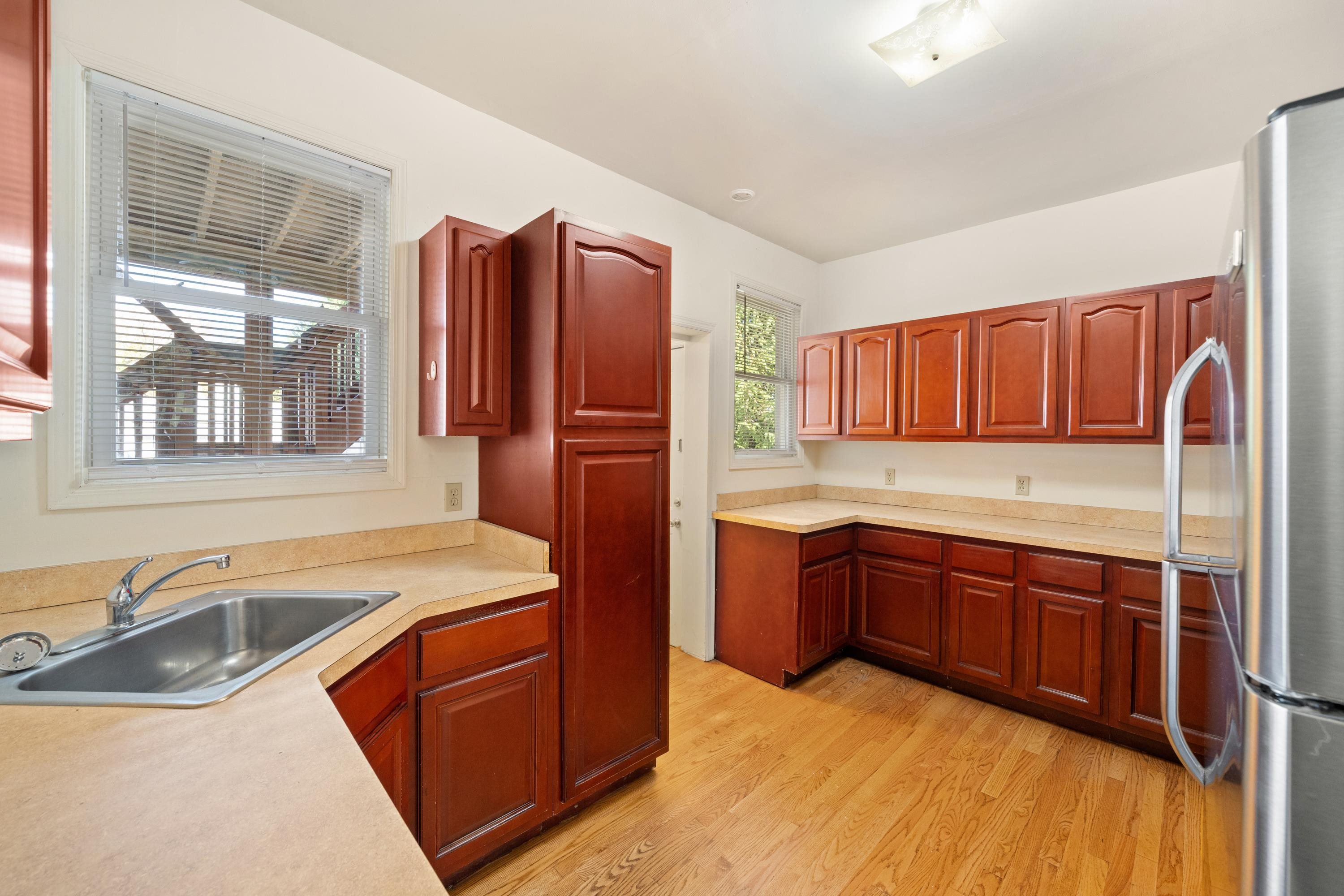 81 WEST 25TH ST Unit: 1