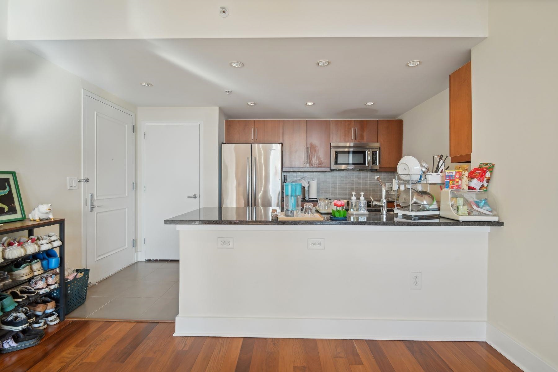 88 MORGAN ST Unit: PH2-6