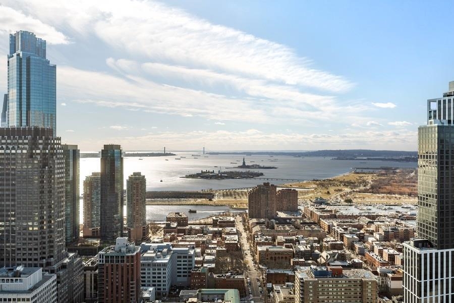 88 MORGAN ST Unit: PH2-6