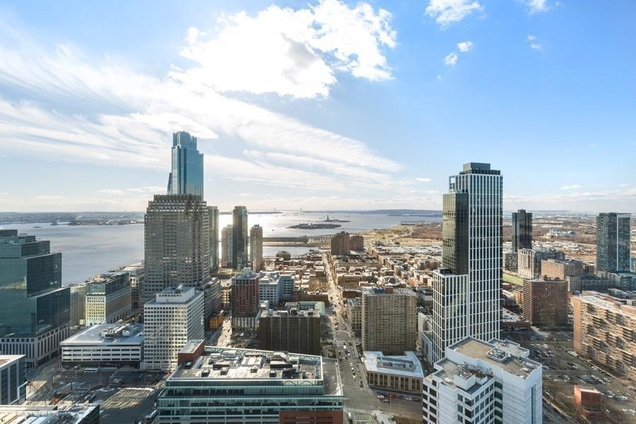 88 MORGAN ST Unit: PH2-6