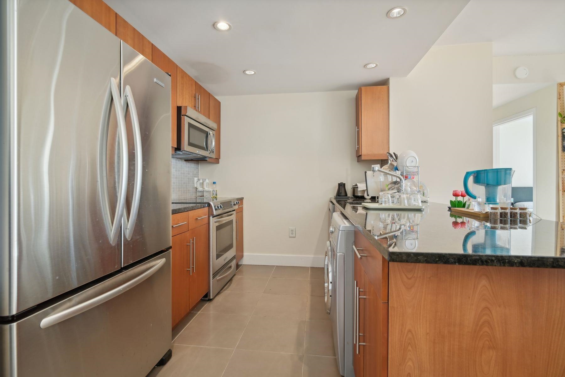 88 MORGAN ST Unit: PH2-6