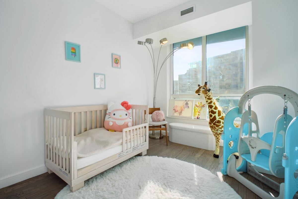 1 SHORE LANE Unit: 2011