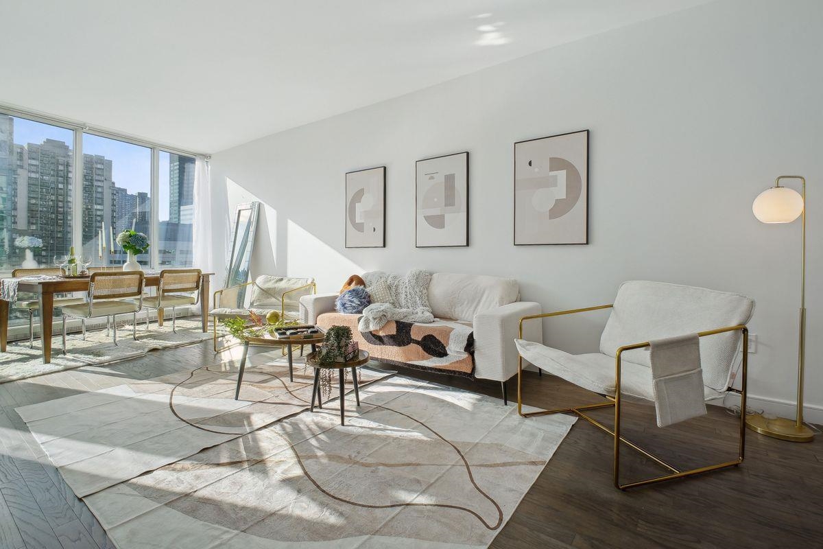 1 SHORE LANE Unit: 2011