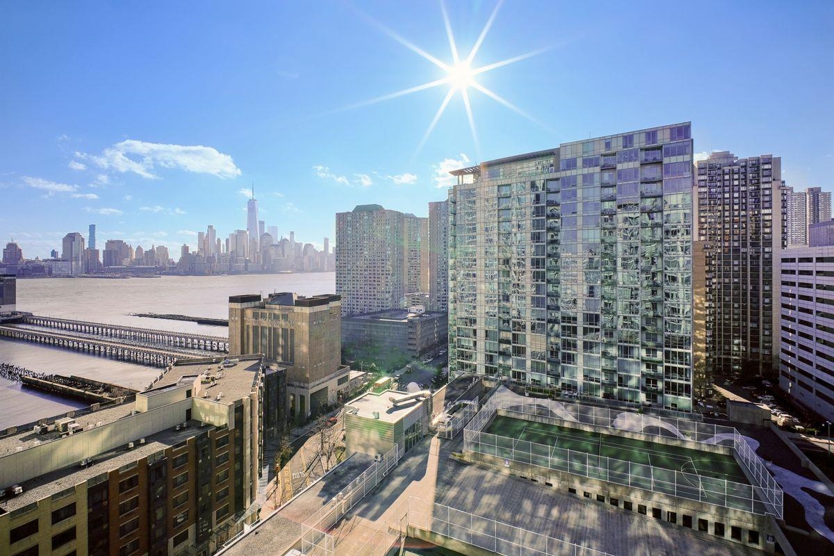 1 SHORE LANE Unit: 2011