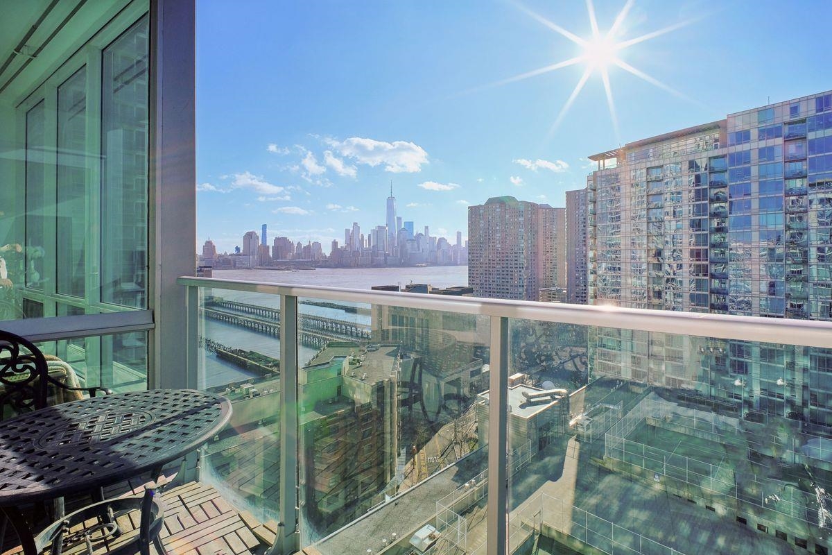 1 SHORE LANE Unit: 2011