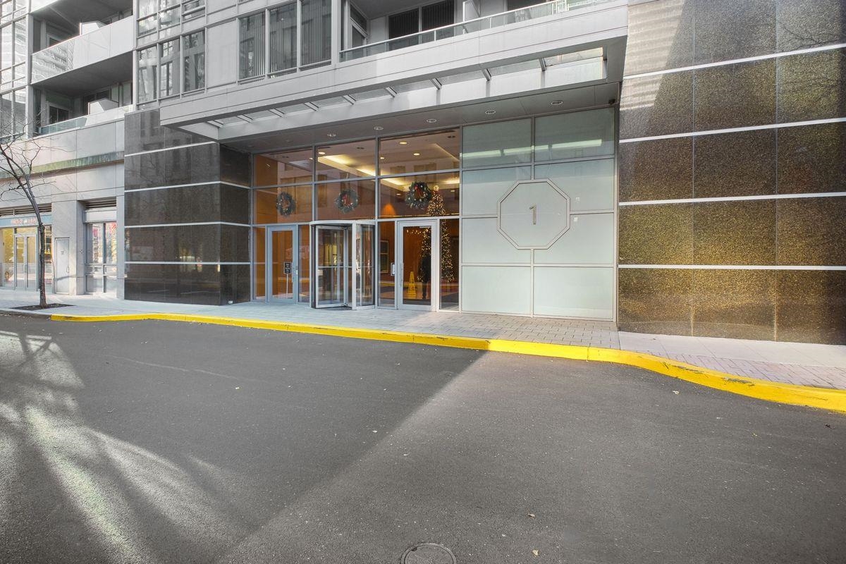 1 SHORE LANE Unit: 2011