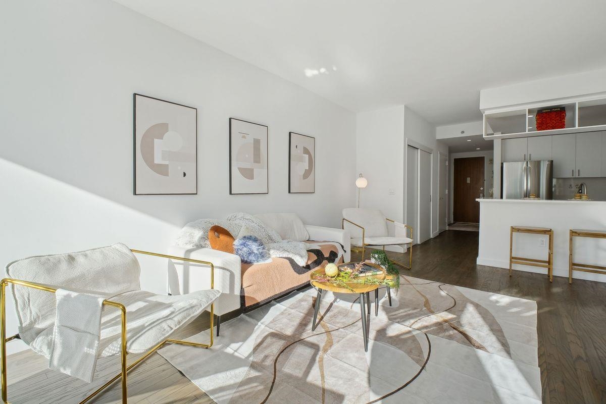 1 SHORE LANE Unit: 2011