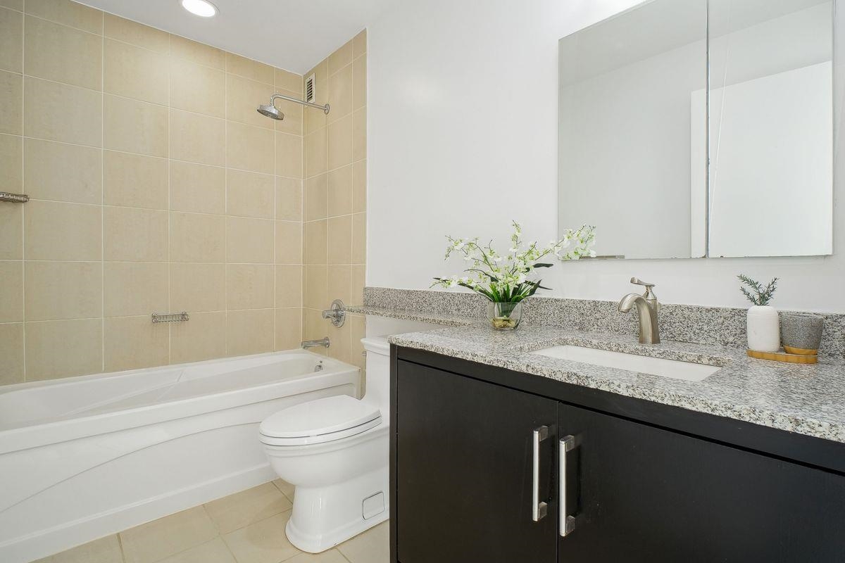 1 SHORE LANE Unit: 2011