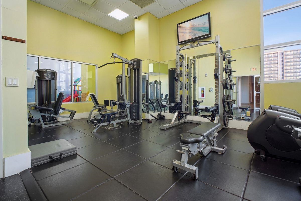 1 SHORE LANE Unit: 2011