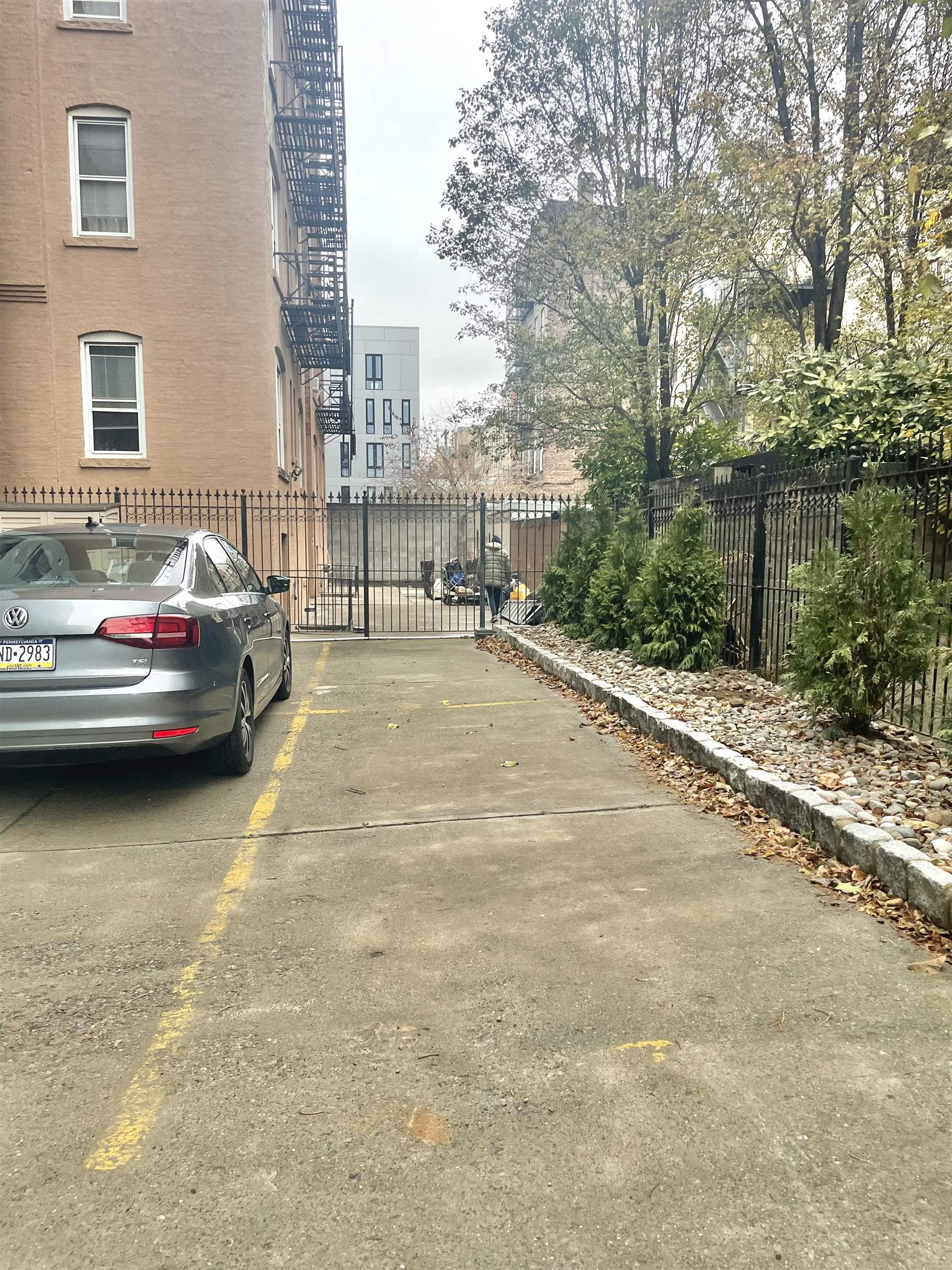 711 CLINTON ST Unit: 2A