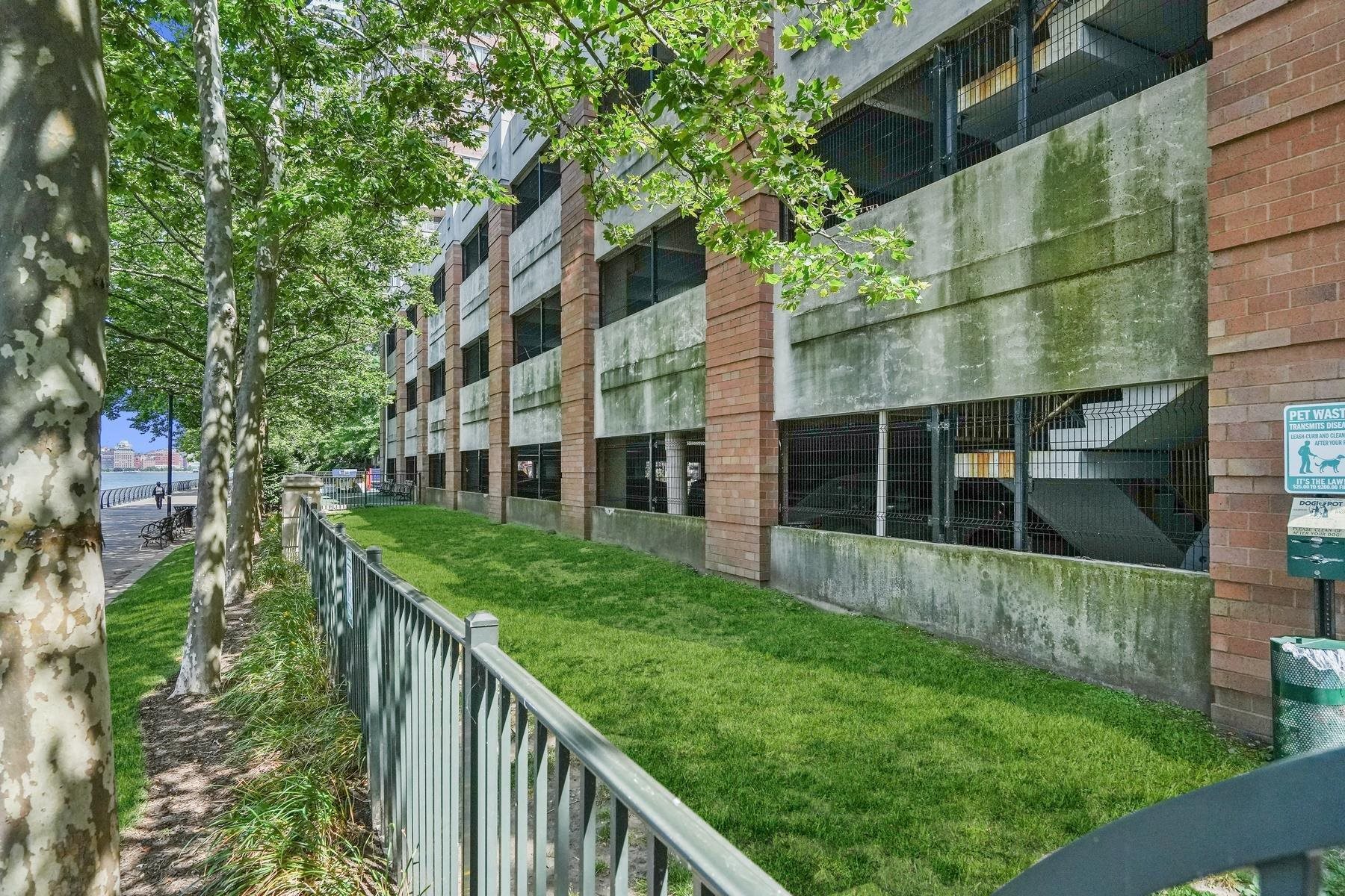 20 2ND ST Unit: 1011