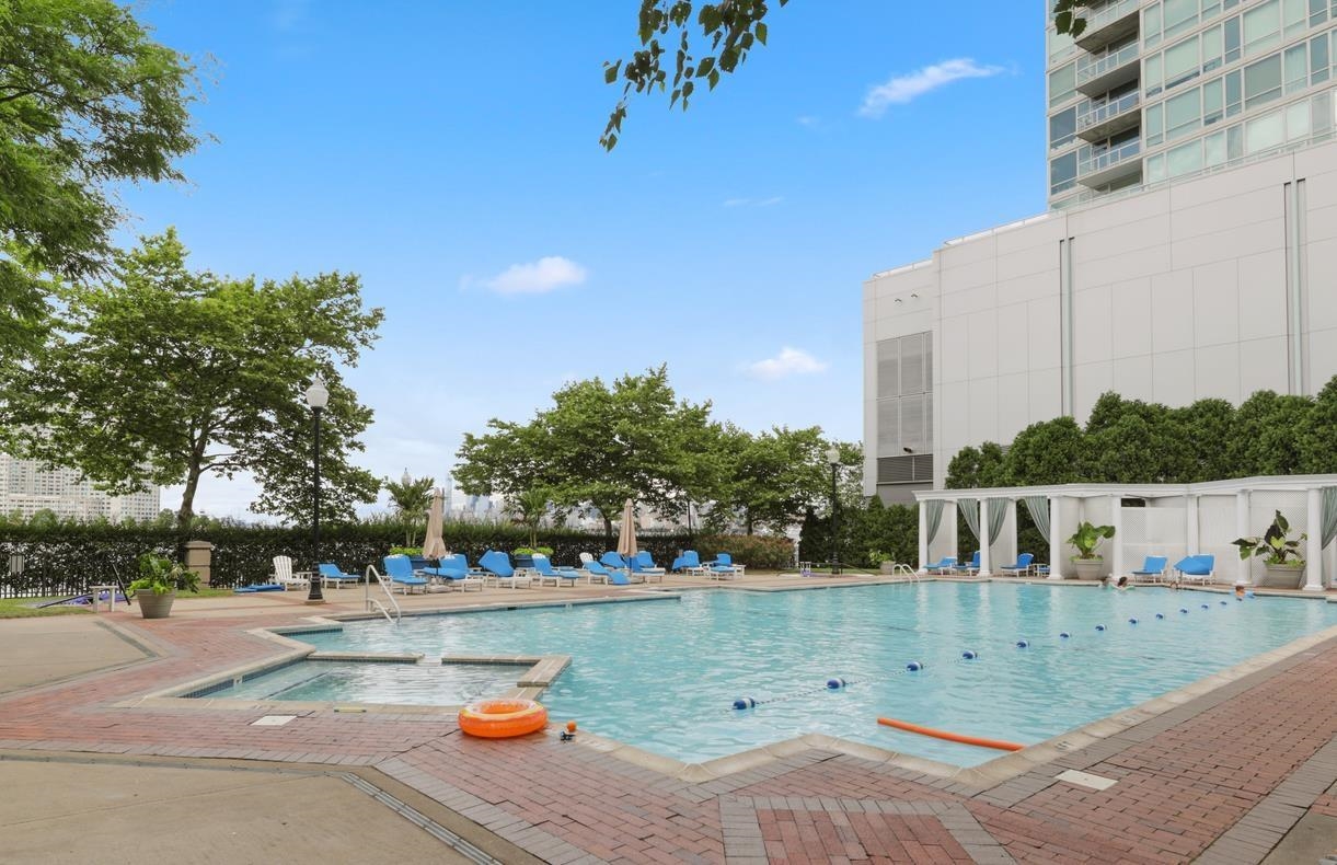 20 2ND ST Unit: 1011