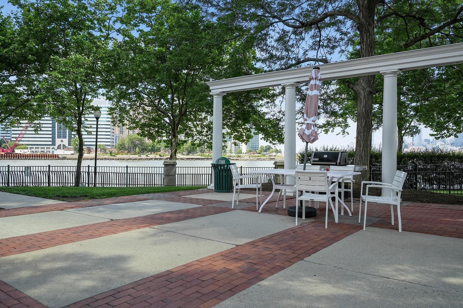 20 2ND ST Unit: 1011