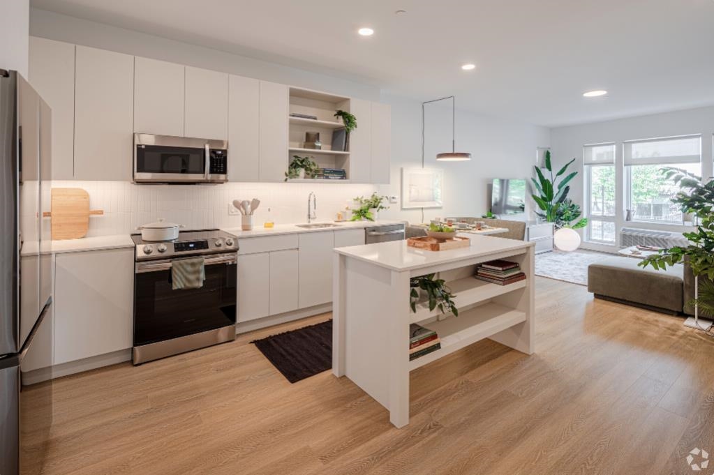 3 NEW YORK AVE Unit: 206