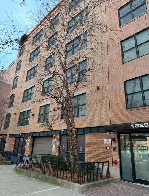 1325 ADAMS ST Unit: 602