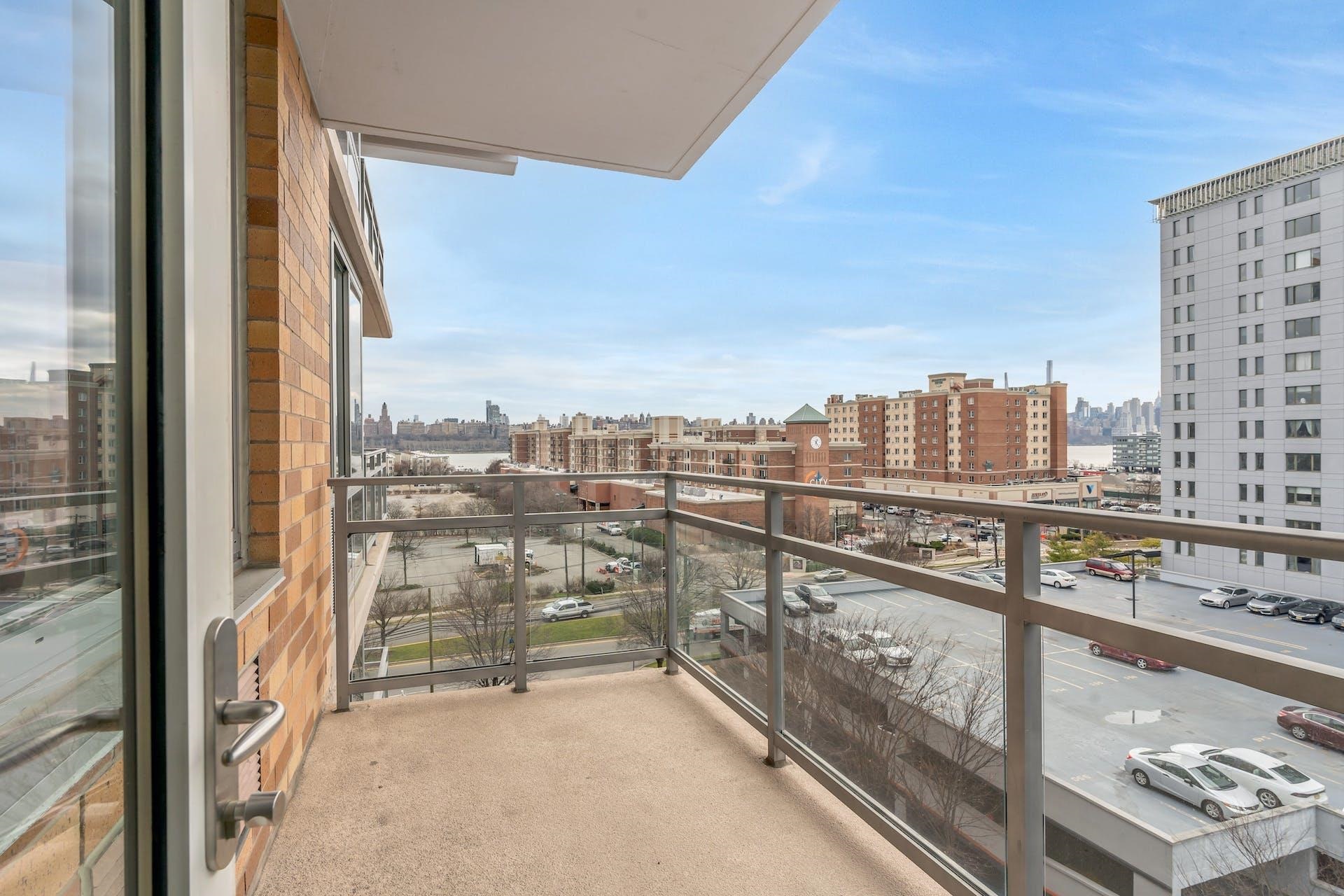 1 HUDSON PARK Unit: 803