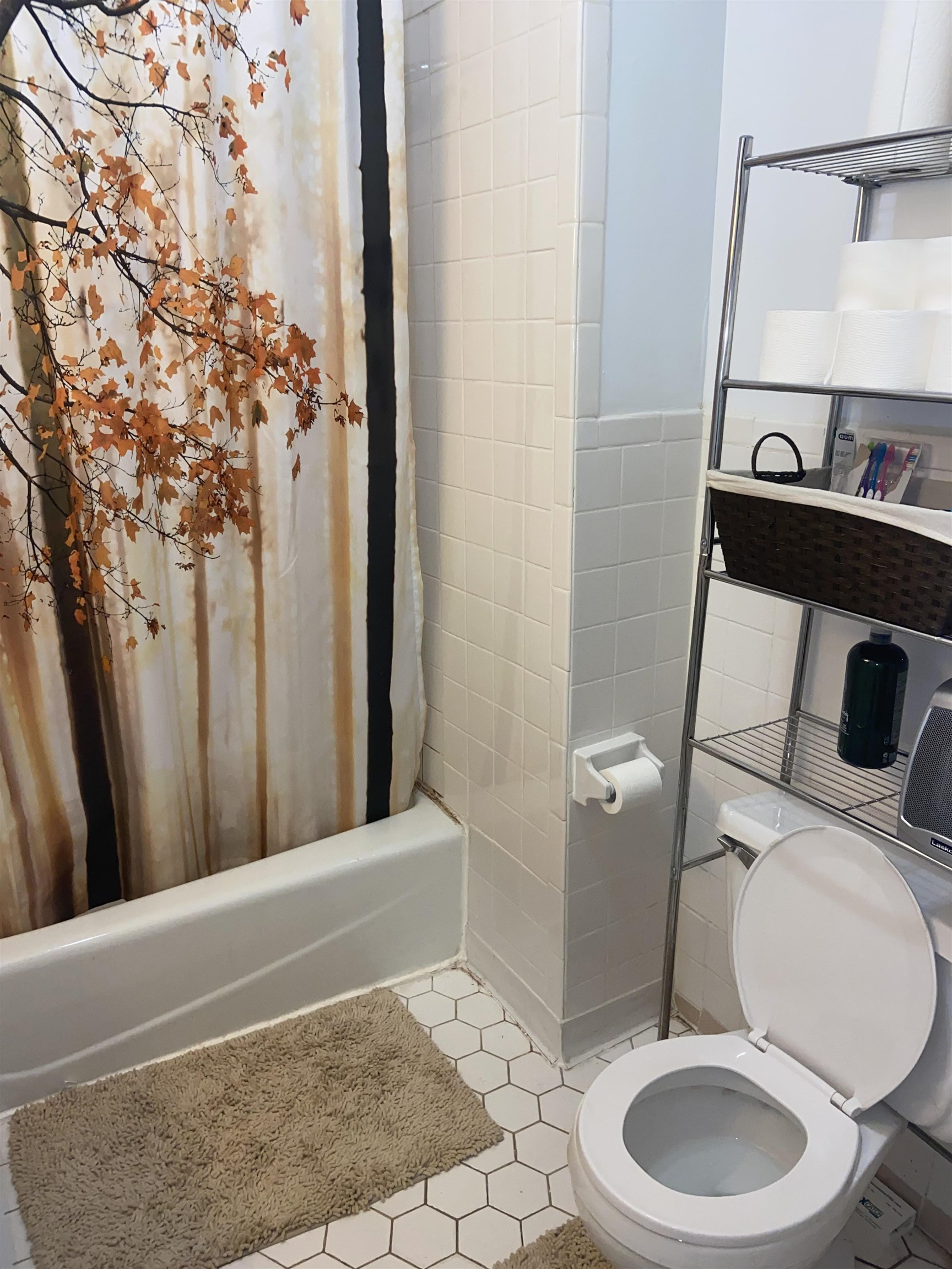 518 ADAMS ST Unit: Middle Rear