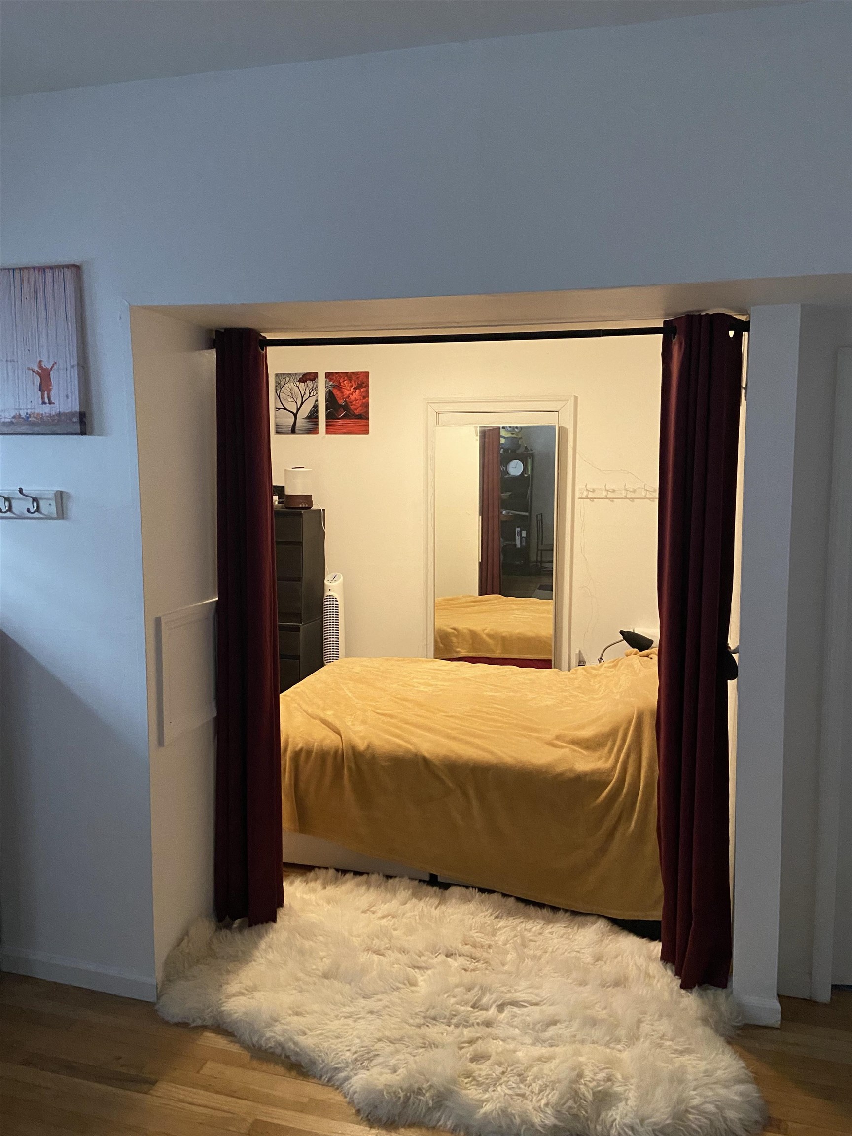 518 ADAMS ST Unit: Middle Rear