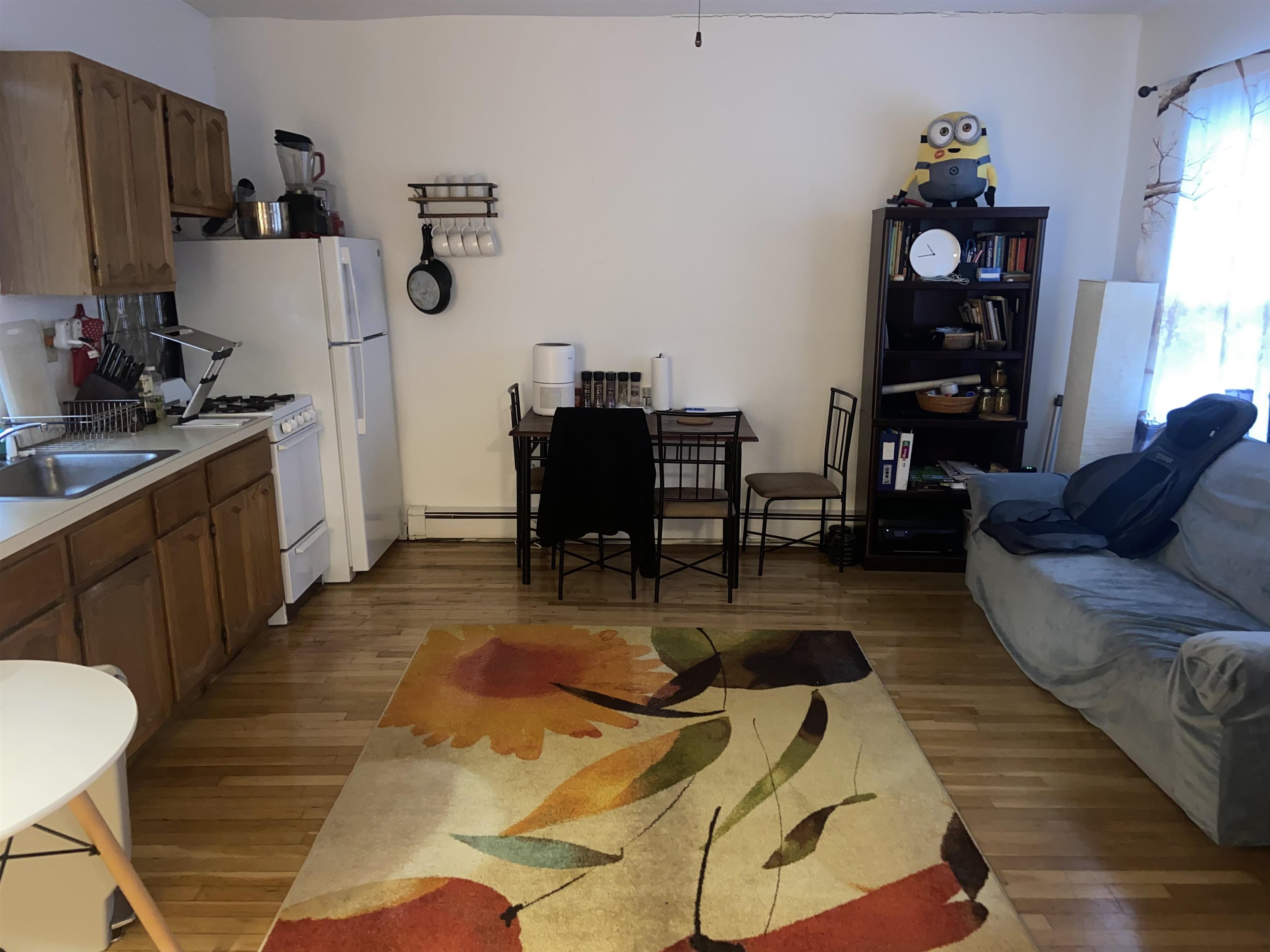 518 ADAMS ST Unit: Middle Rear