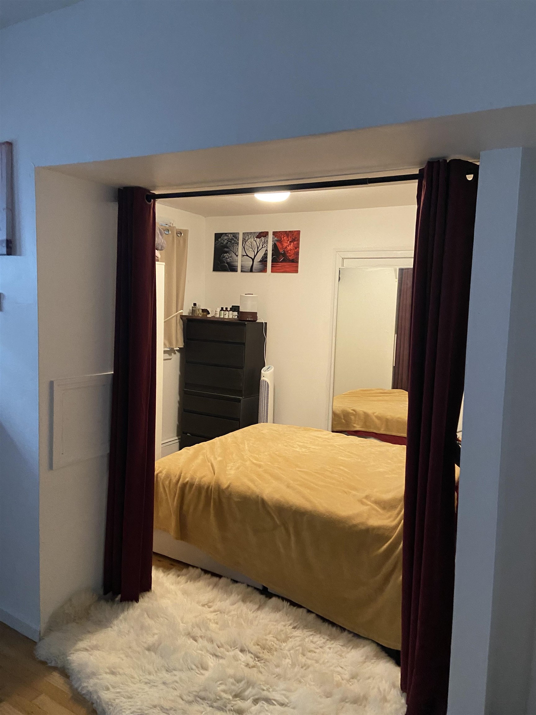 518 ADAMS ST Unit: Middle Rear