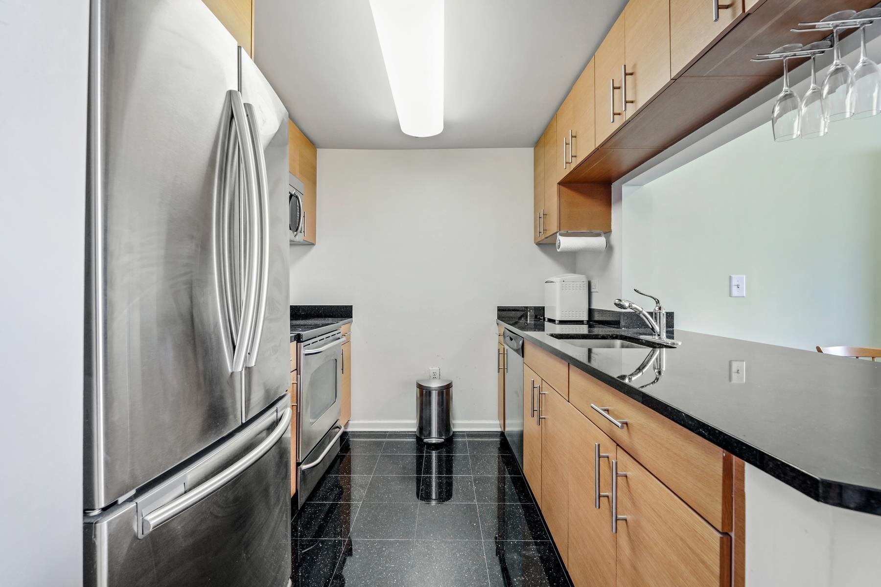 102 CHRISTOPHER COLUMBUS DR Unit: 1003