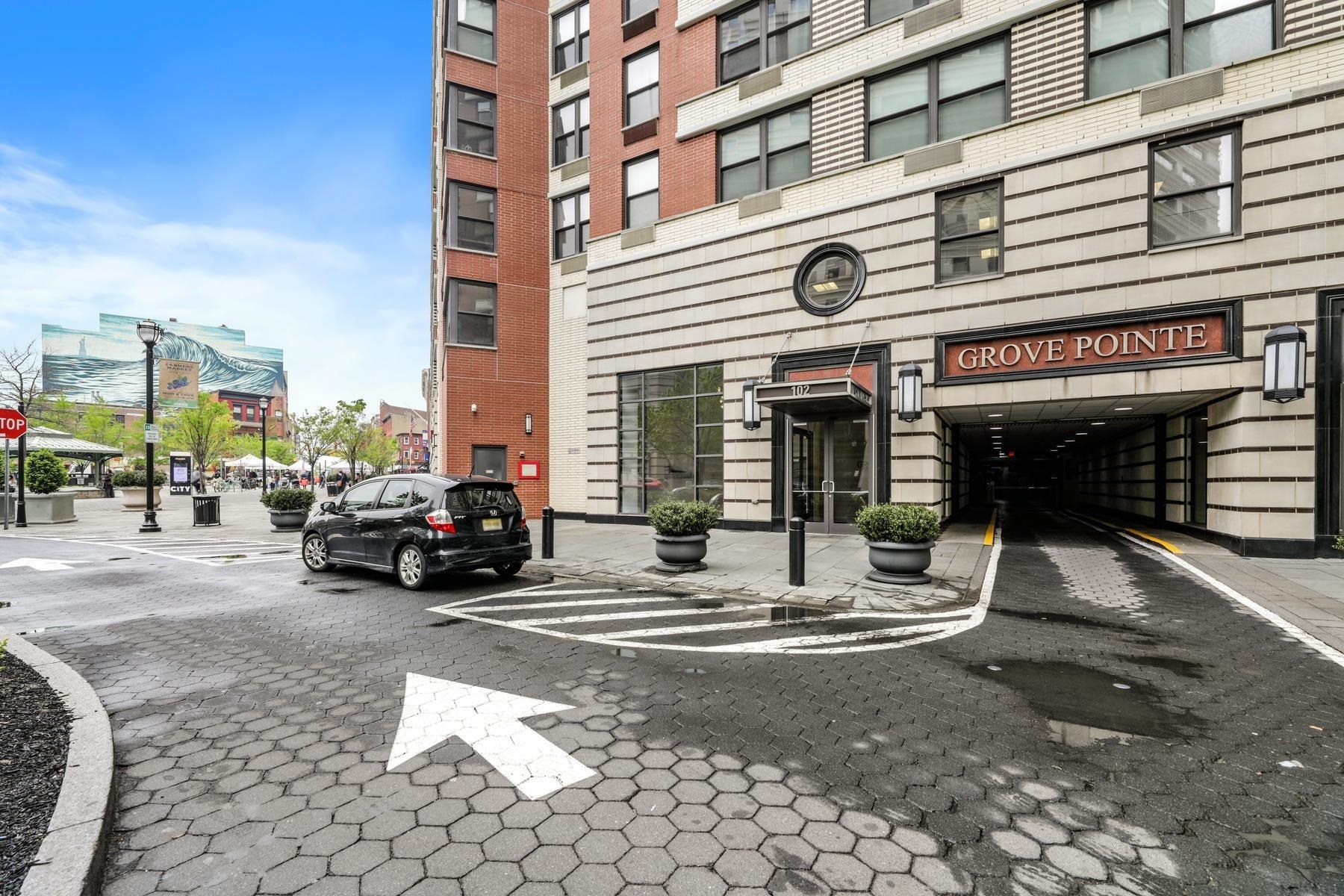 102 CHRISTOPHER COLUMBUS DR Unit: 1003