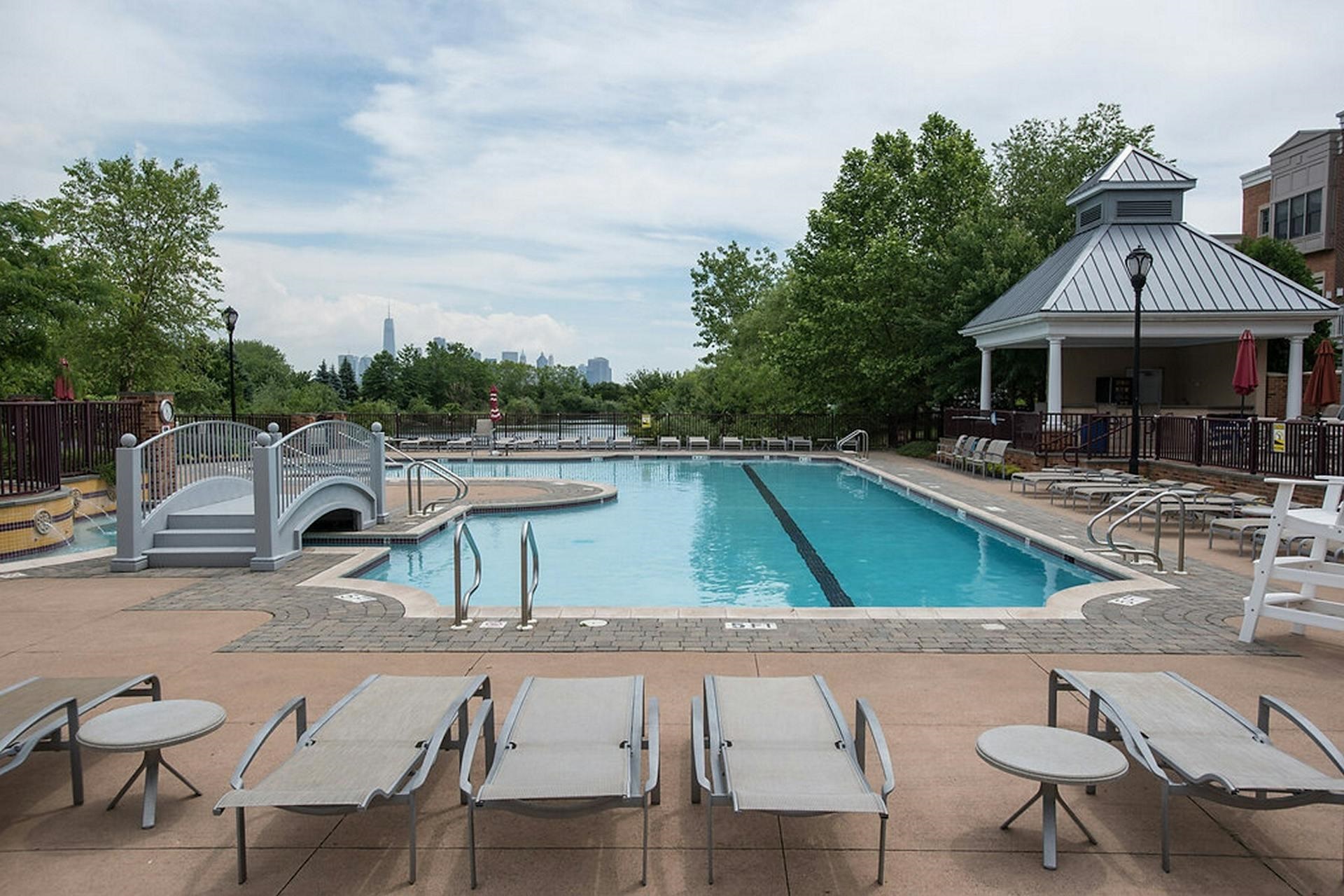 4 CONSTELLATION PL Unit: 312-AR