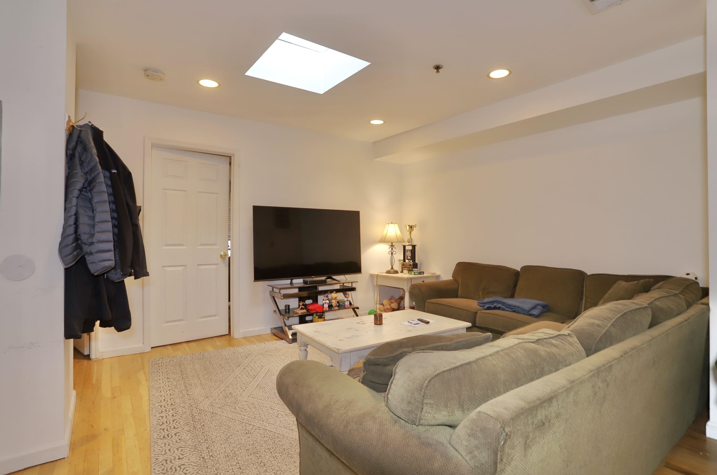 66 MADISON ST Unit: 4