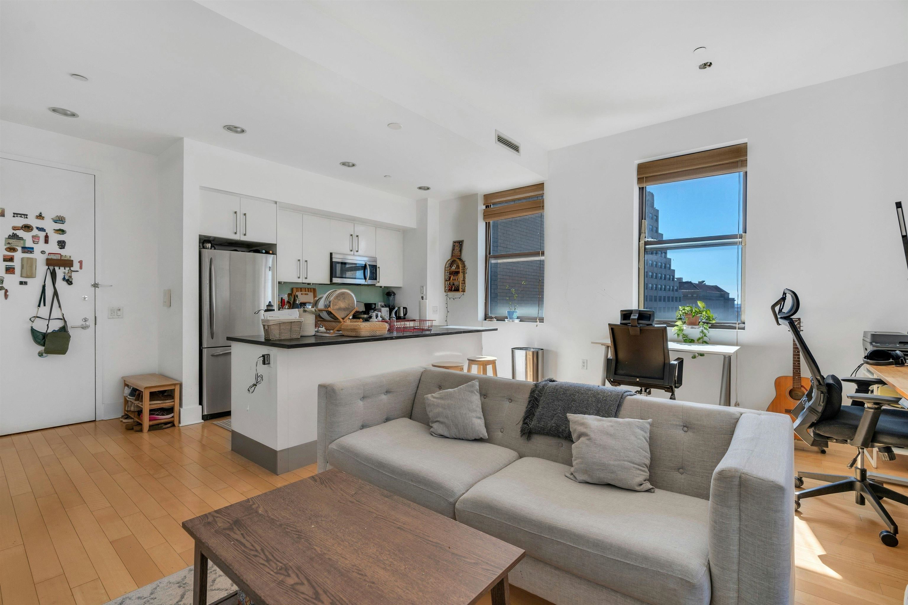 4 BEACON WAY Unit: 521