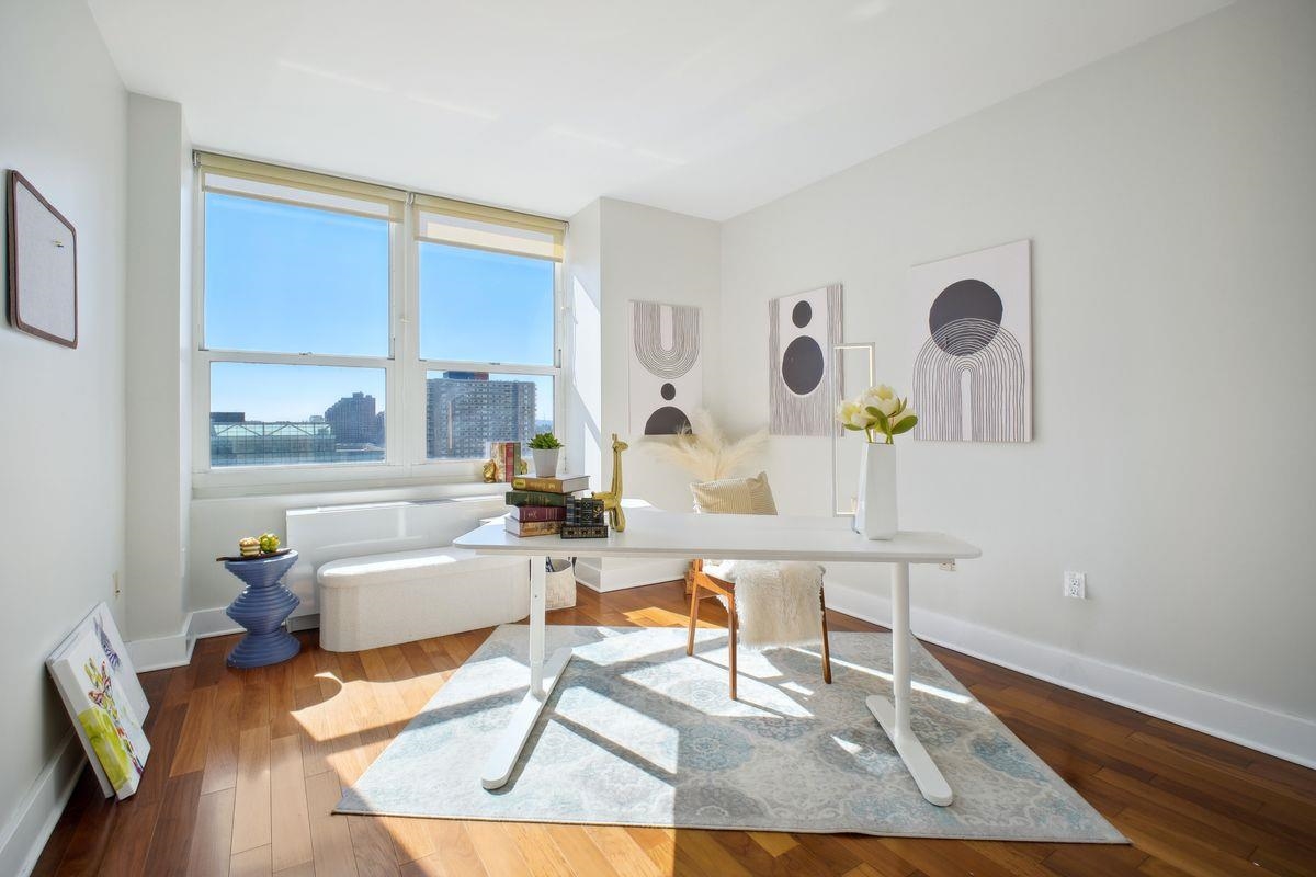 88 MORGAN ST Unit: 1606