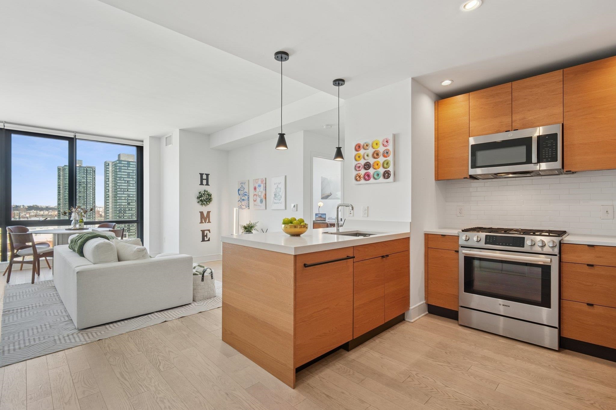 10 PROVOST ST Unit: 2001